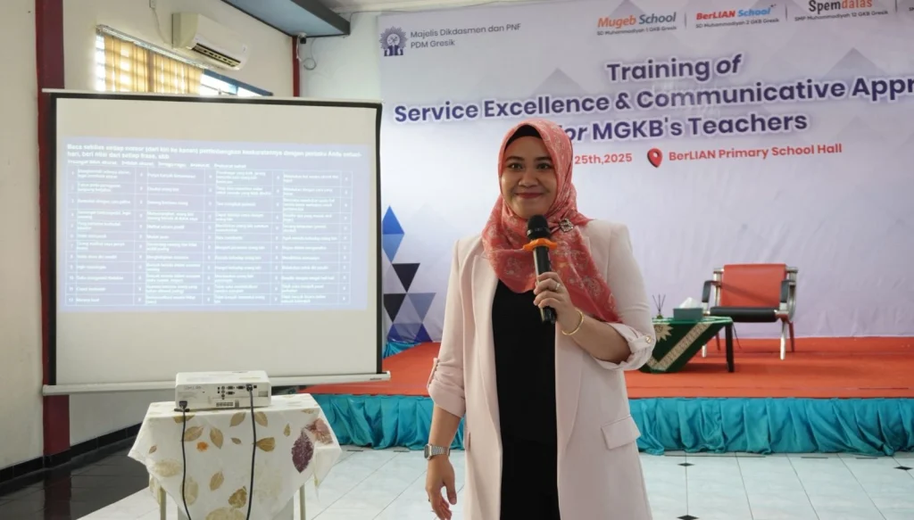 120 Guru Ikuti Pelatihan Service Excellent dan Komunikasi Efektif di SD Berlian