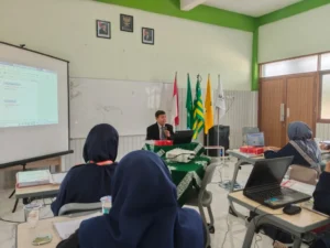 SD Almadany Gresik Tingkatkan Kualitas Guru melalui Pelatihan Menulis Modul