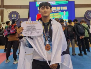 Bersaing dengan Tim Militer, Mahasiswa Umsida Ini Berhasil Raih Perunggu