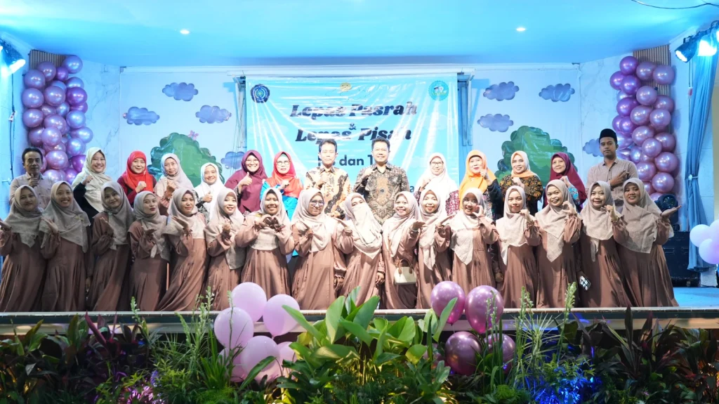 Haru Bahagia Warnai Lepas Pasrah dan Lepas Pisah KB-TK Yasmin