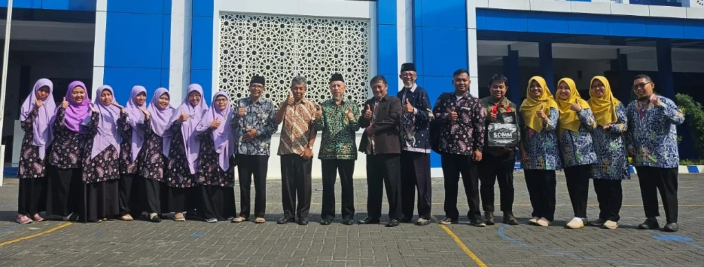 Mengeksplorasi Rahasia Sukses Kelas Internasional: Kunjungan Inspiratif SD Muhammadiyah 1 Magetan ke SDMM Gresik