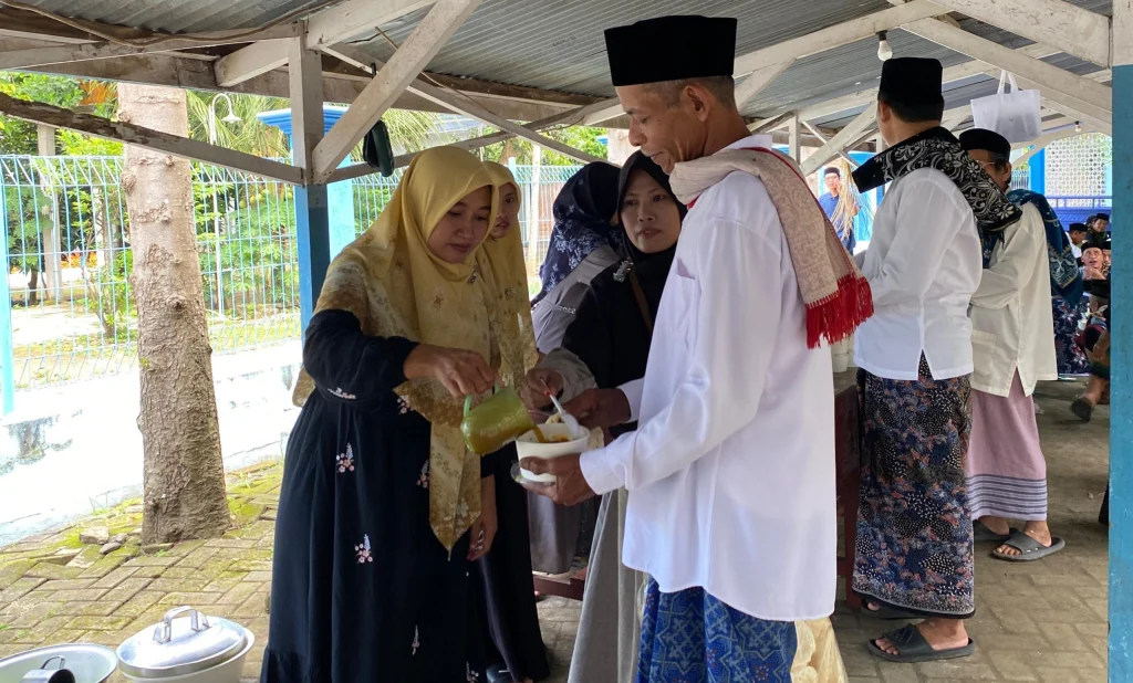 Aisyiyah dan Nasyiatul Aisyiyah Payaman Sediakan Makan Siang Gratis Usai Refleksi Tahun Baru Islam 1447 H