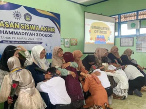 Senyum dan Air Mata Warnai Pelepasan Siswa Mimuga yang Tak Terlupakan