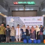 Peduli Sesama, KL Lazismu Masjid Assholihin Cakru Salurkan Rp10 Juta Zakat