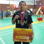 Smash Prestasi! Krisna Wahyu Taklukkan Turnamen Badminton JTampelan 2025