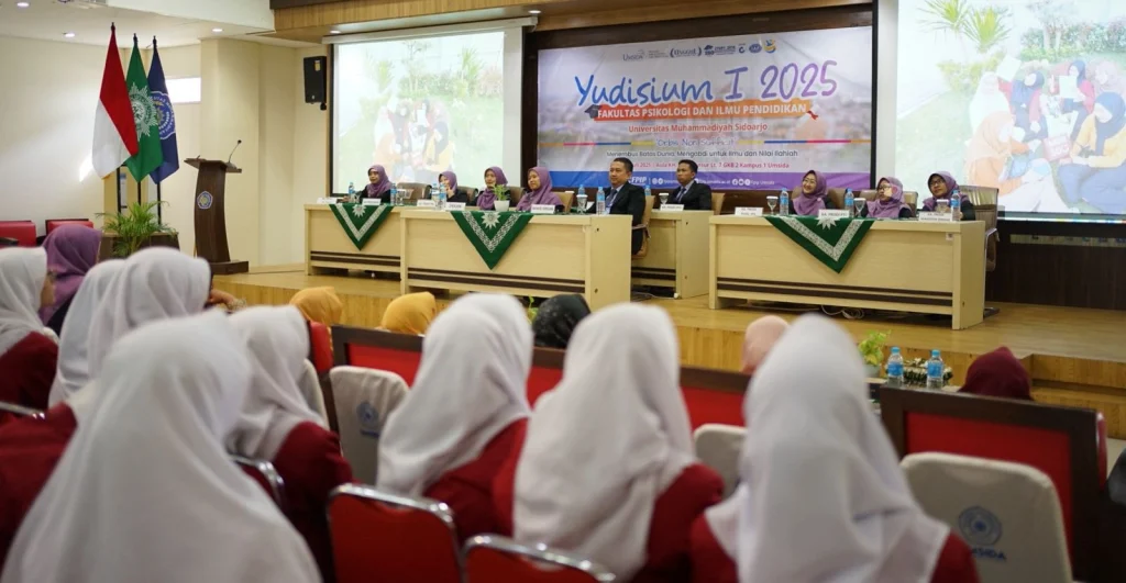 191 Mahasiswa FPIP Umsida di Yudisium 1 2025, Siap Jadi Profesional