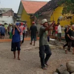 Gotong Royong Penuh Semangat Warnai Awal Pembangunan Tahap Ketiga Masjid Assholihin Cakru