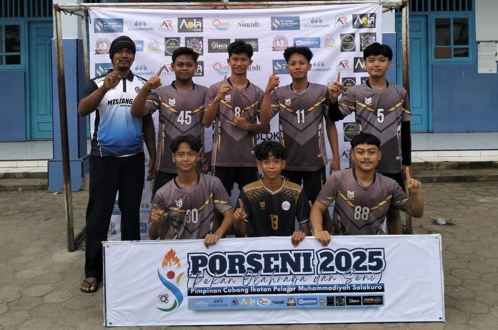 Murid MTsM dan MAM 8 Takerharjo Juara Umum Porseni PC IPM Solokuro Lamongan