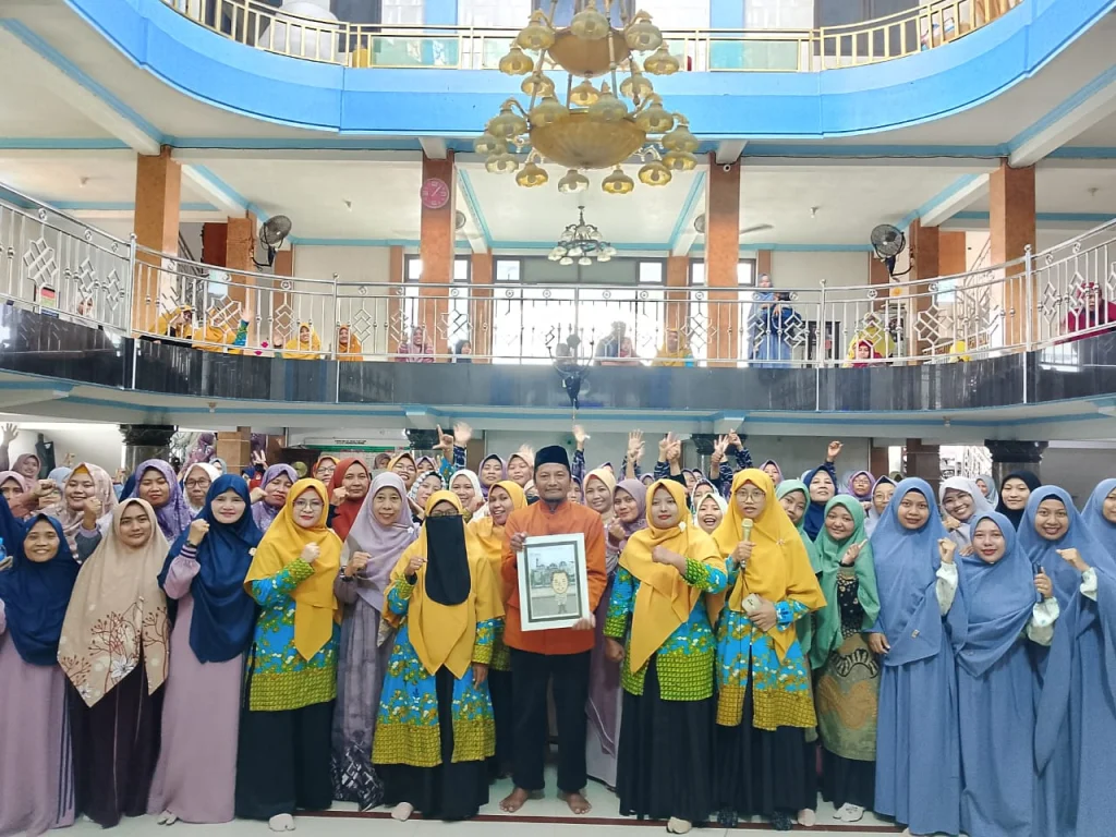 Pesan Arika Karim di Acara Parenting 200 Lebih Guru Ngaji Lamongan