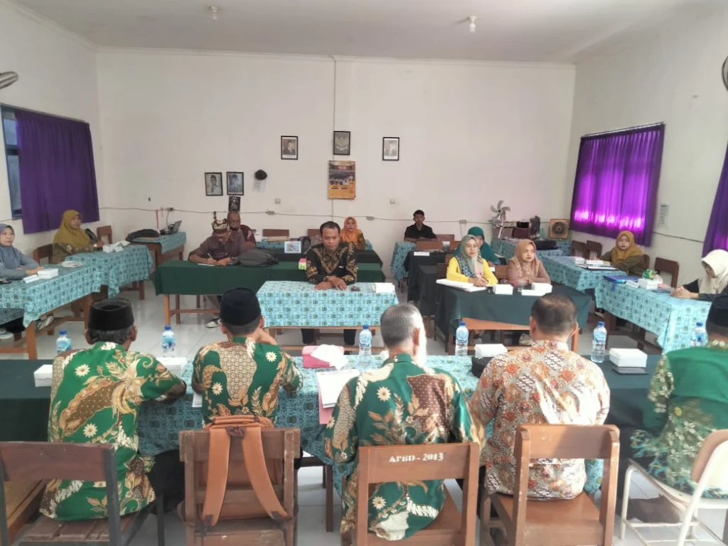 SMKS Mulia Srono Tanda Tangani Pakta Integritas, Komitmen Majukan Sekolah