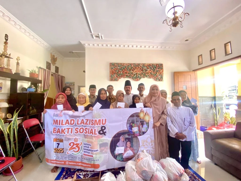 Peringatan Milad Lazismu ke-23, Lazismu Kabupaten Mojokerto Adakan Bakti Sosial