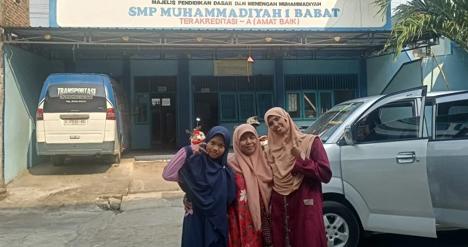 Pertemuan Haru 25 Tahun: Faosa, Guru, dan Ibu Sejati, Kembali Bertemu Sang Murid di SMP Mutub Lamongan