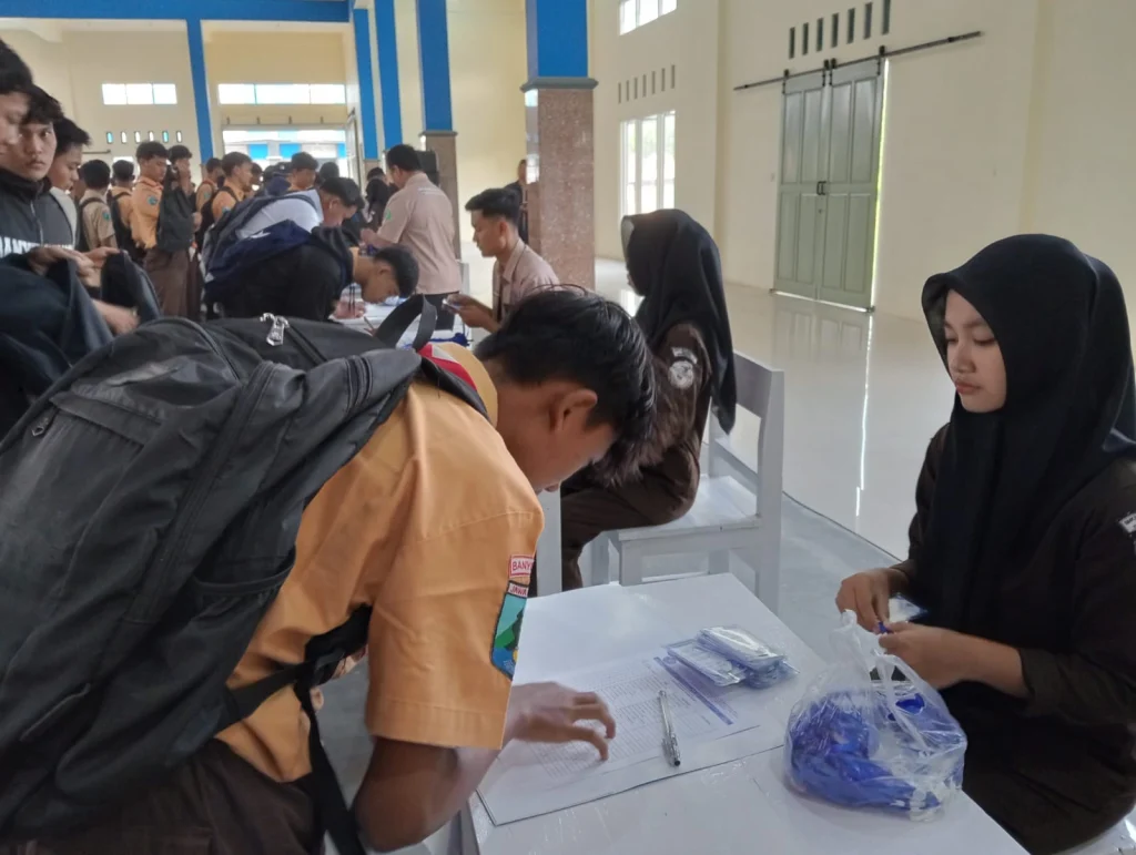 Ratusan Siswa Baru SMK Muda Genteng Ikuti Pra MPLS Ramah