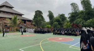 Mastasari: Upacara Penyambutan Santri Baru Ponpes Internasional Abdul Malik Fadjar