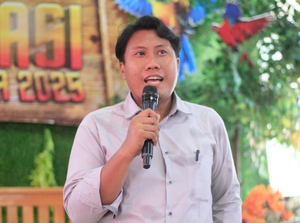 Fortasi Smamdela: Rizal Azdka Pandu Petualang Taklukkan Rimba Sekolah