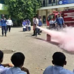 MPLS Hari ke Dua Panas! Siswa Baru SMPM Jipat Karangasem Unjuk Aksi Padamkan Api Bersama Damkar