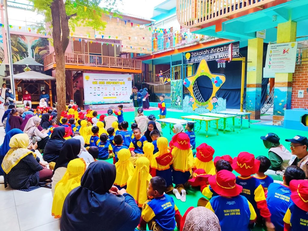 We are Superstar Meriahkan Pembukaan MPLS Sekolah Kreatif Baratajaya