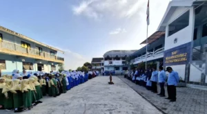 Hari Pertama Sekolah di SD Muhammadiyah 1 Balongpanggang Berlangsung Gempar