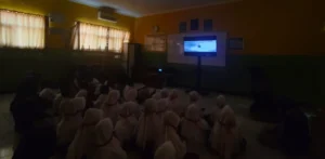 MPLS Hari Pertama, Siswa Kelas 1 SD Muhdelta Serasa Terbang ke Luar Angkasa Lewat Film Edukasi Tata Surya