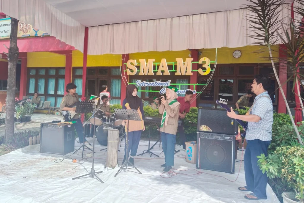 Tampil Memukau! Tigers Band SMA Muhammadiyah 3 Gresik Meriahkan Hari Terakhir MPLS 
