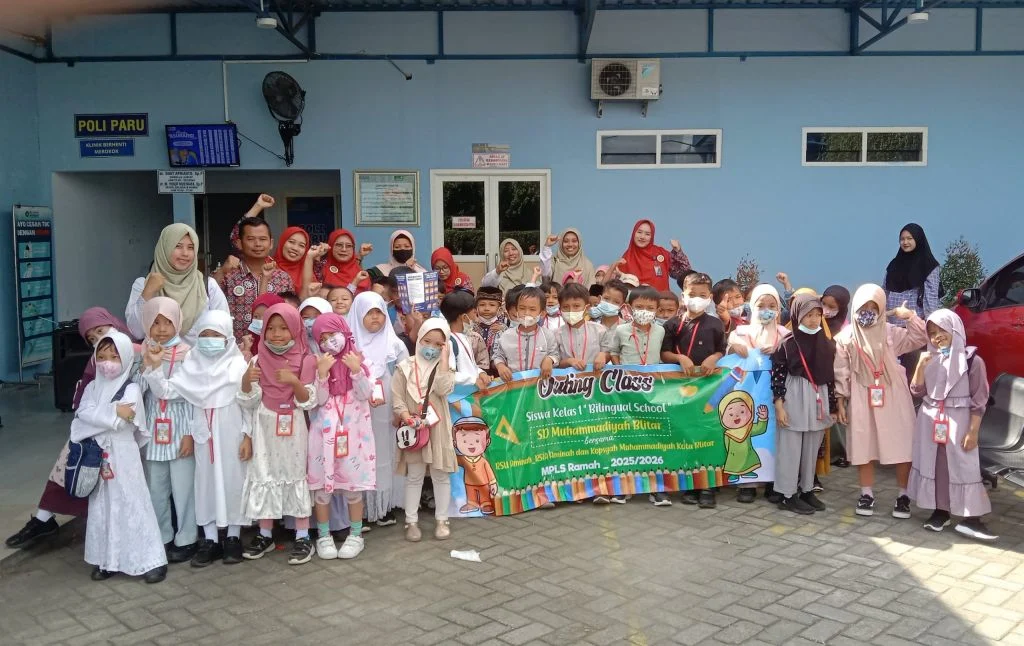 MPLS Ramah, Murid Baru SD Muhammadiyah Kota Blitar Belajar Cuci Tangan di RSU Aminah