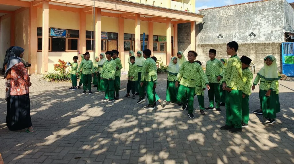 SD Inovatif Aisyiyah Kedungwaru Gelar Kegiatan Pagi Penuh Semangat