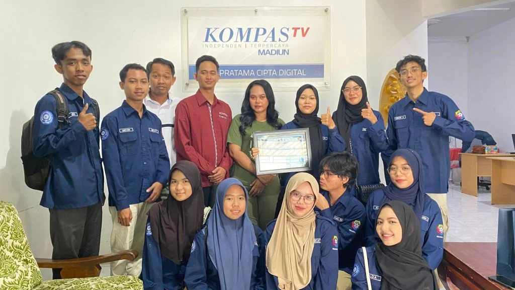Pelajari Praktik Jurnalistik, Himakom FISIP UMMAD Kunjungi Kompas TV Madiun