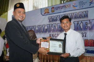 Berkali-kali Ditolak Perguruan Tinggi, Mantan Ketua IPM SMAMIX ini Akhirnya Tembus UGM