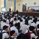 MPLS Ramah dan Fortasi SMK Muda Genteng Bahas Kesehatan Reproduksi Remaja dan Bahaya Kehamilan Usia Dini