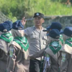 Disiplin, Kompak, dan Tangguh: Siswa Baru MUDEBA Latihan PBB Bersama Polres Batu pada Momen Fortasi