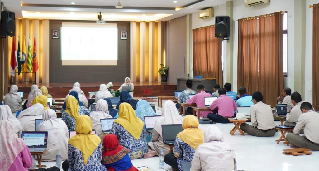 Guru SDMM Belajar STEM Berawal dari Pak Bon