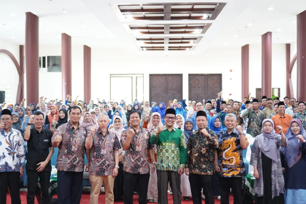Guru SMA Muhammadiyah Gresik Tingkatkan Kompetensi lewat Pelatihan Ini
