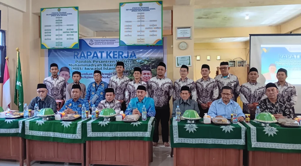 Tingkatkan Mutu Pendidikan, MBS Awwalul Islam Makassar Gelar Raker