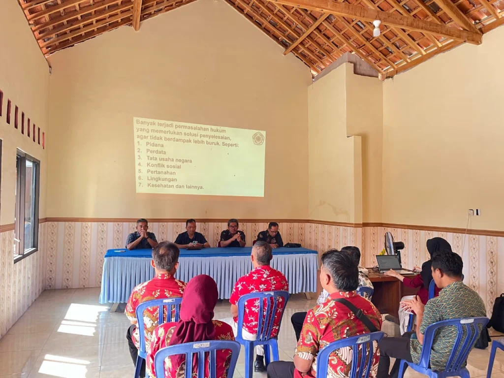 Perangkat Desa Dilatih Tangani Masalah Hukum, Umpo Gelar Sosialisasi ‘Melek Hukum’
