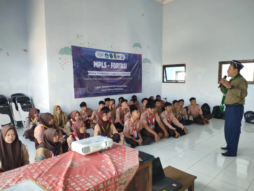 MPLS SMK Muhammadiyah Ngadiluwih Hadirkan Kwarda HW Kabupaten Kediri, Kenalkan Gerakan Kepanduan Hizbul Wathan