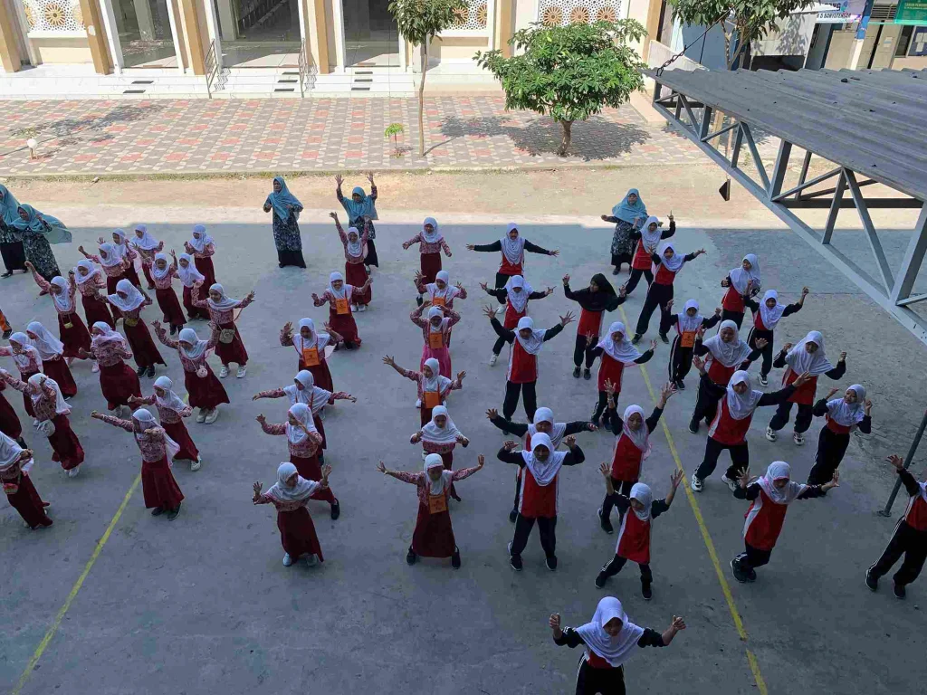 MI Muhammadiyah 5 Banyutengah Tunjukkan Semangat Hijau dalam Penilaian LLSMS PDM Gresik