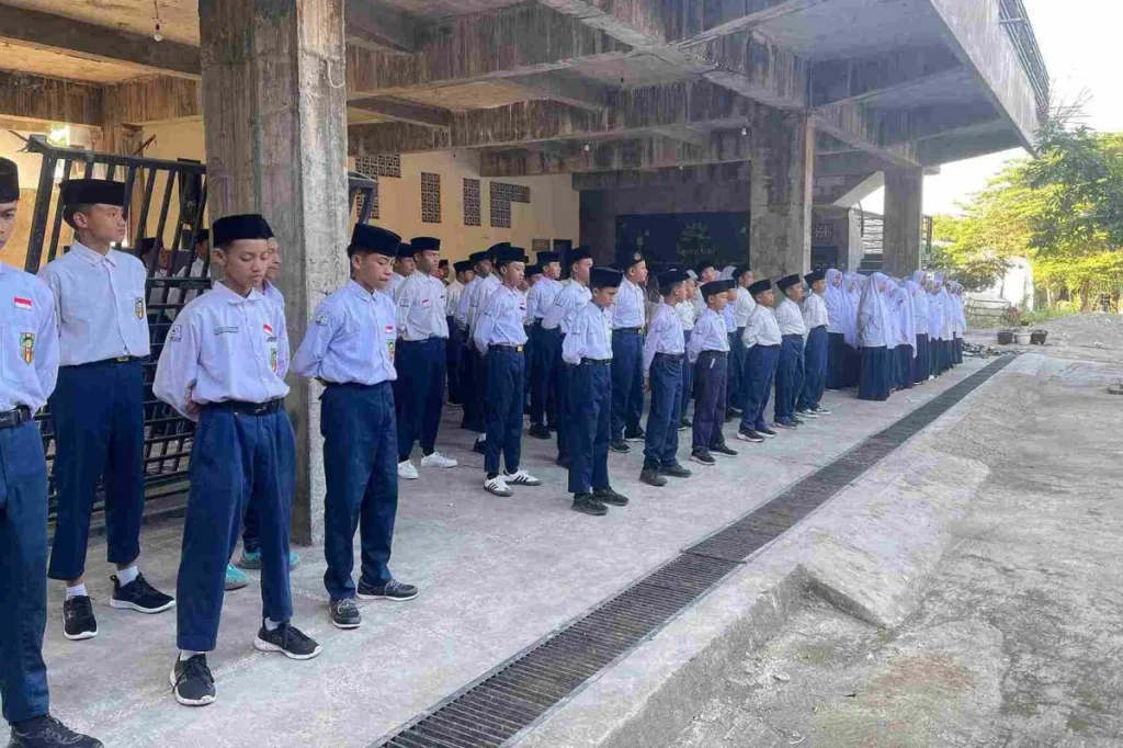 Apel Perdana, Mudir Pondok Babussalam Socah Teladankan Ibda’ Binafsik dan Mental Belajar Santri