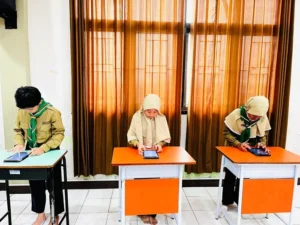Ajarkan Demokrasi Sejak Dini, SDMM Ajak Siswa Berikan Suara dalam Pilkalas