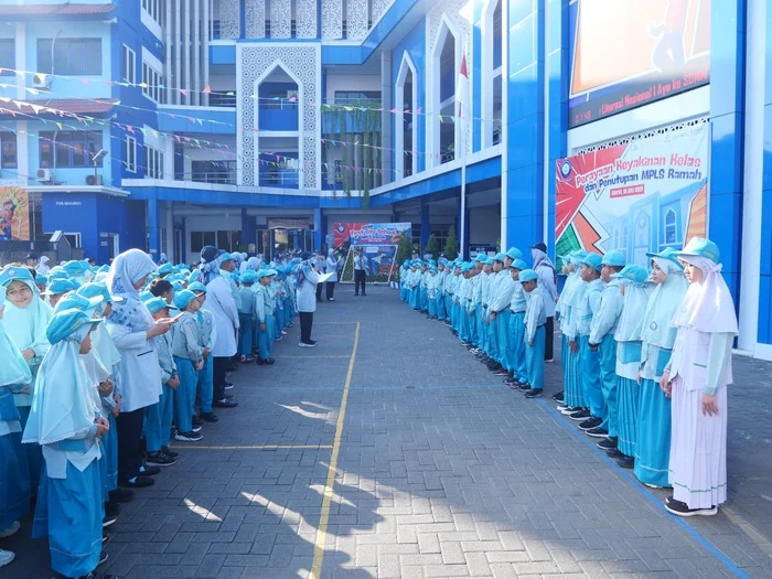 Pelantikan 20 Pasang Ketua dan Wakil Kelas SDMM 2025/2026: Dari Deg-degan Sampai Speechless Gak Karuan