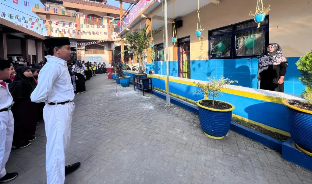 SD Muhammadiyah 1 Bangkalan Gelar Upacara dan Senam Ceria Peringati Hari Anak Nasional 2025