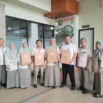 Semangat Pendidikan! KL Lazismu RSI Aminah Blitar Bagikan 150 Paket Alat Tulis untuk Anak Karyawan