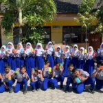 Dari Uang Jajan Jadi Tabungan: KKN UMG Tanamkan Literasi Keuangan pada Anak SD