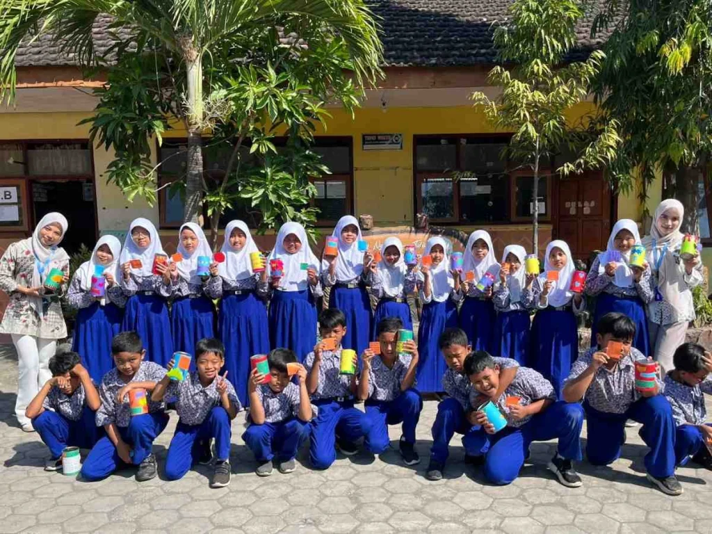 Dari Uang Jajan Jadi Tabungan: KKN UMG Tanamkan Literasi Keuangan pada Anak SD