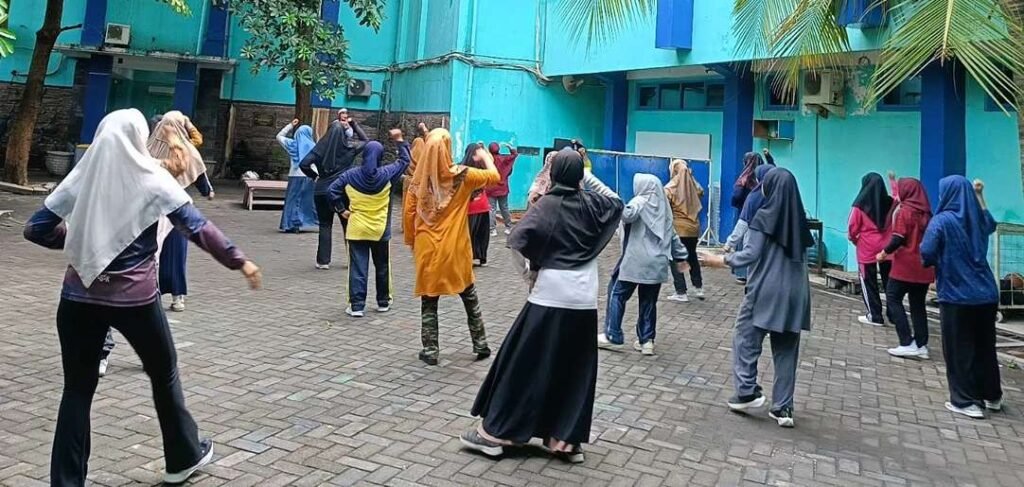Senam Sehat Mumtaz Warnai Akhir Pekan: Guru dan Karyawan Perempuan Bergerak Bersama Jaga Kebugaran