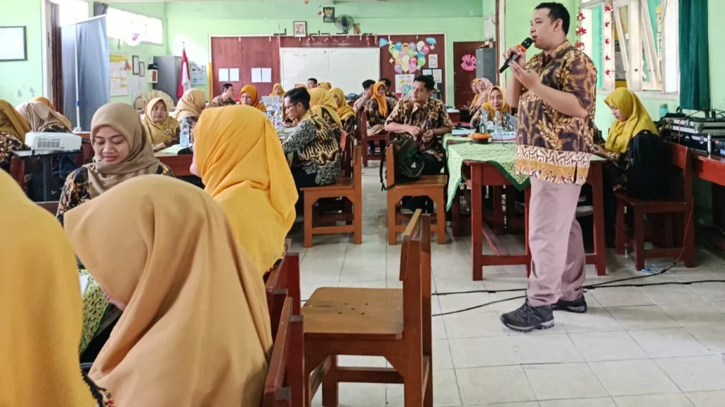 Guru SD Mumtaz Jadi Narasumber Kurikulum Mendalam, Bahas PJBl dan Pbl dengan  Cara  Seru