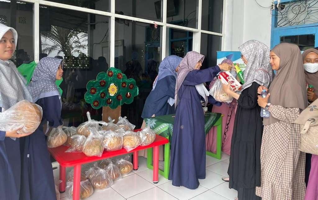 Ikut Pembinaan Guru Di TK Aisyiyah Bustanul Athfal 49 Griya Kencana, Pulang Bawa Labu Hasil Panen Petani Setempat