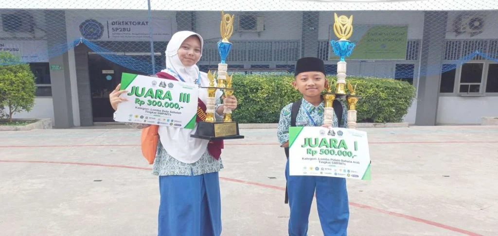 Dua Siswa MTs Mudahlan Ukir Prestasi Gemilang di Festival Faqih Usman ke-9