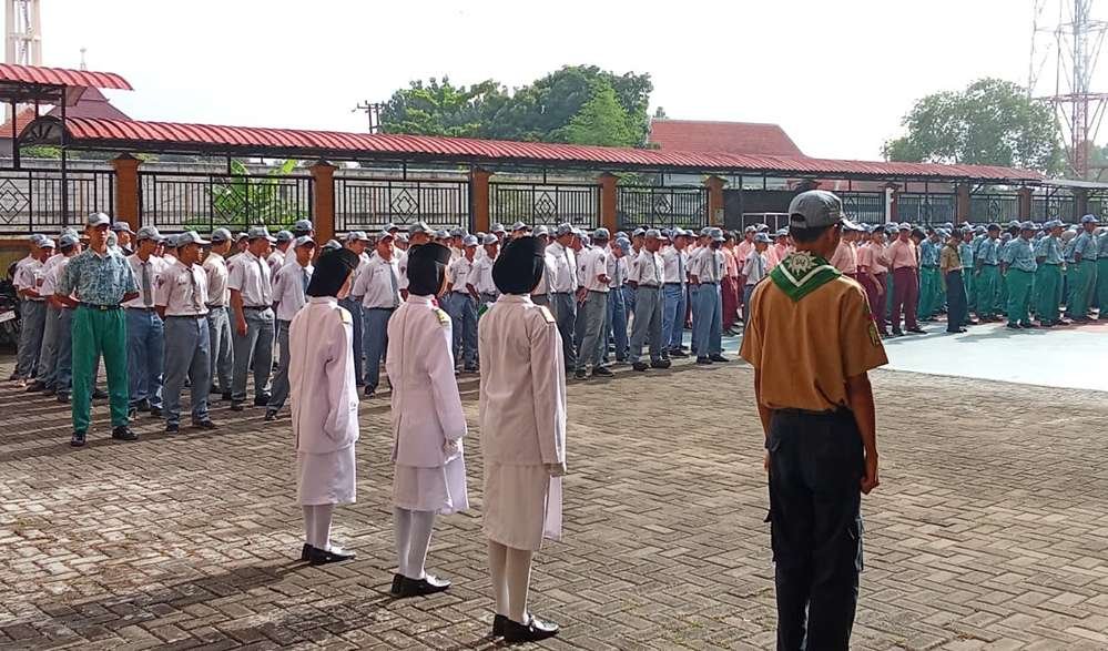 Upacara Bendera Smamuga Berlangsung Khidmat, XI C Tunjukkan Penampilan Terbaiknya