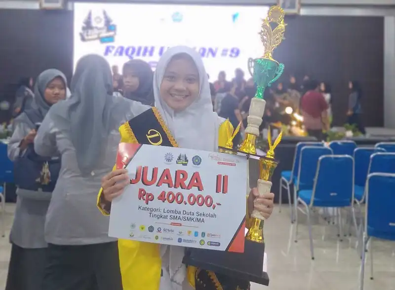 Hadapi Rasa Gugup, Dua Siswa Smamio GKB Raih Juara Duta Sekolah