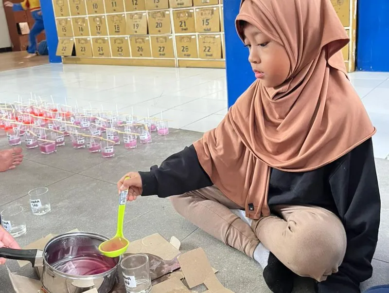 Minyak Jelantah Disulap Jadi Lilin, Ini Karya Kreatif Siswa SDMM
